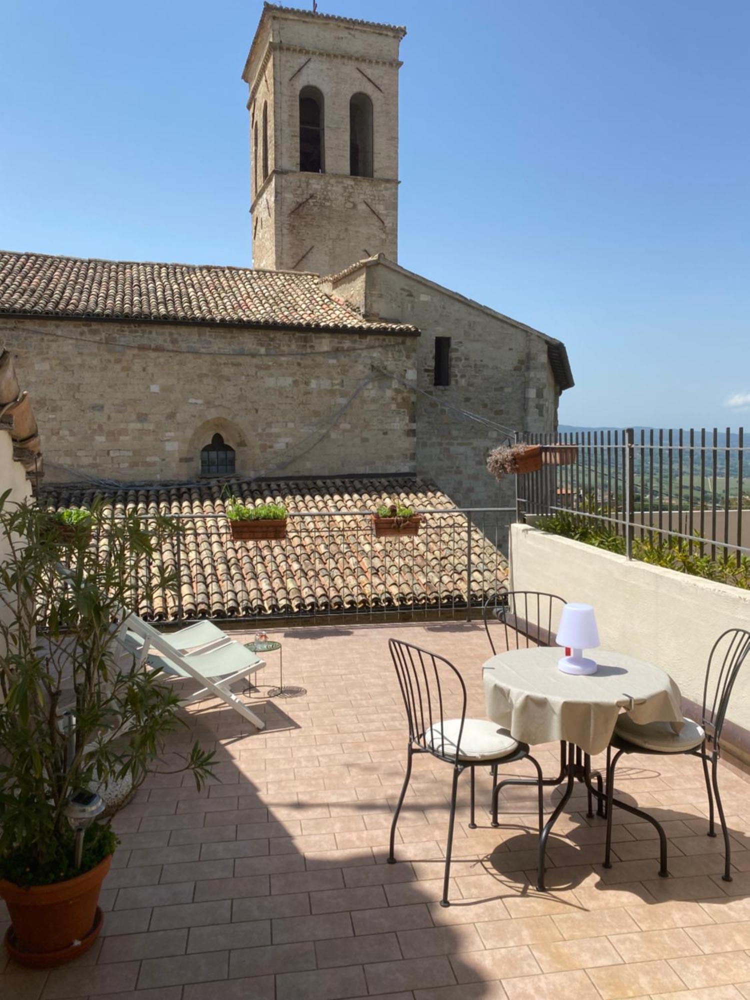 App. Con Terrazza Panoramica In Centro-Montefalco Zewnętrze zdjęcie