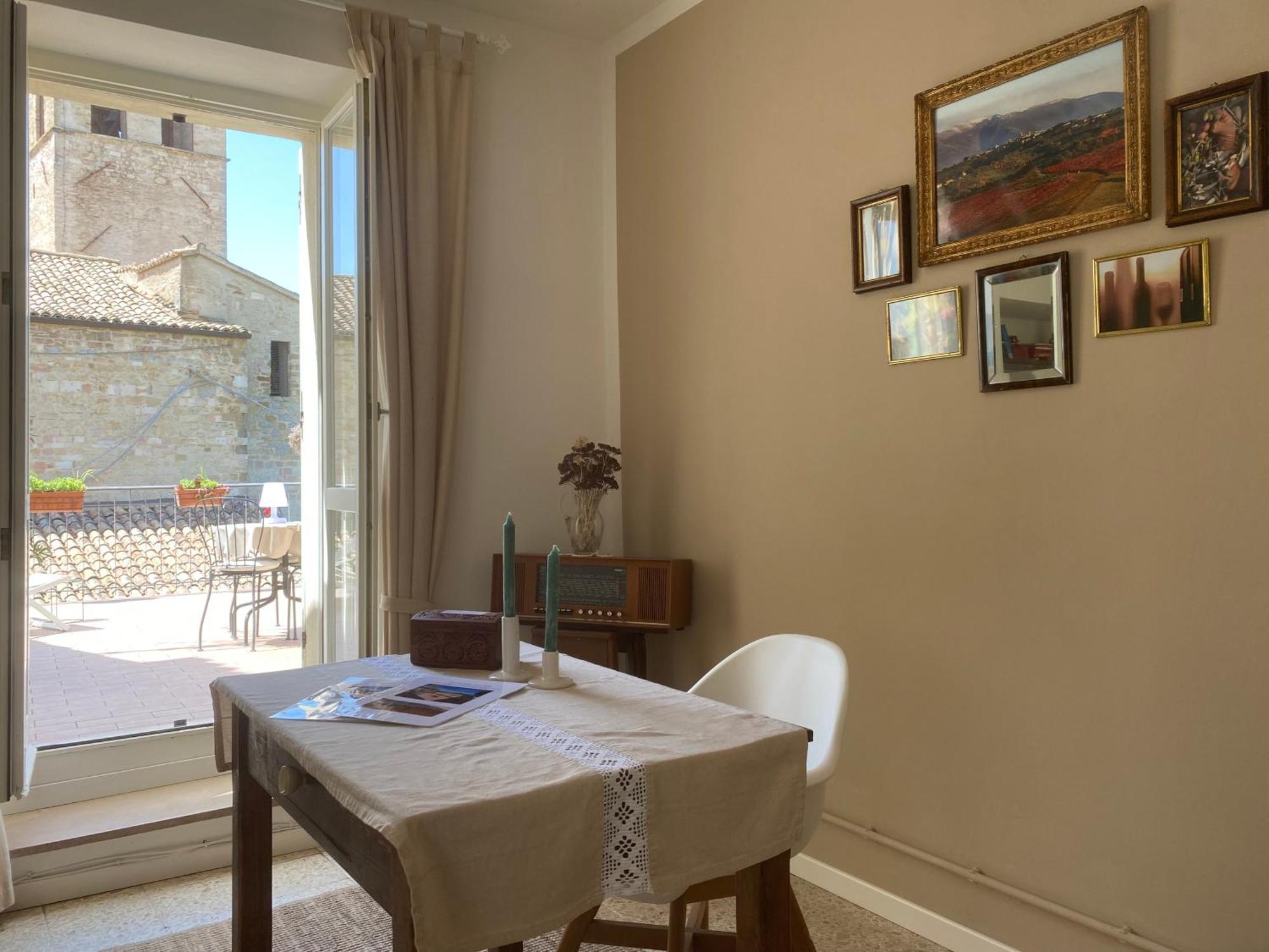App. Con Terrazza Panoramica In Centro-Montefalco Zewnętrze zdjęcie